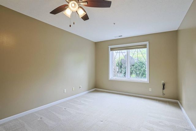 206 Edinburgh Lane, Springdale, OH 45246