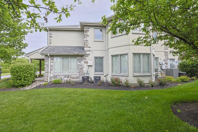 206 Edinburgh Lane, Springdale, OH 45246
