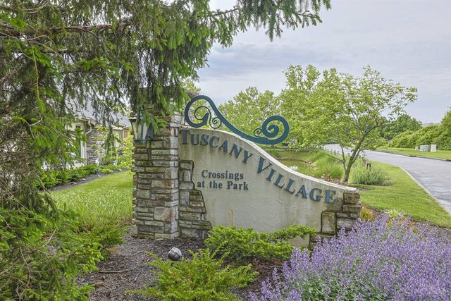 206 Edinburgh Lane, Springdale, OH 45246
