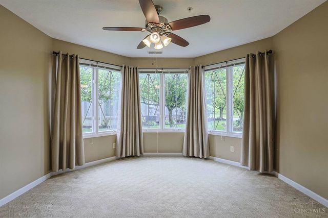 206 Edinburgh Lane, Springdale, OH 45246