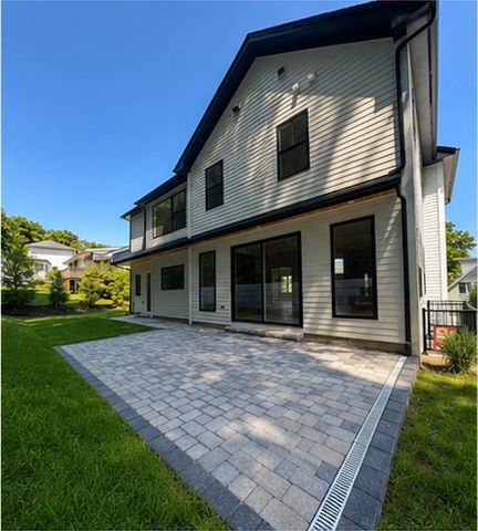 42 Woodbine Circle, Needham, MA 02494