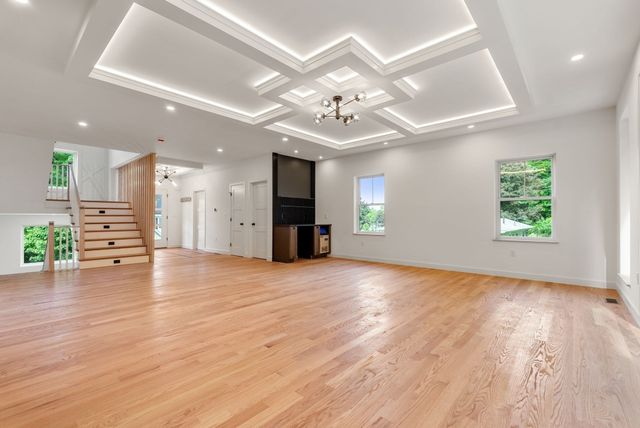 42 Woodbine Circle, Needham, MA 02494
