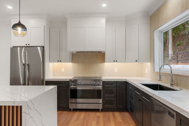 42 Woodbine Circle, Needham, MA 02494