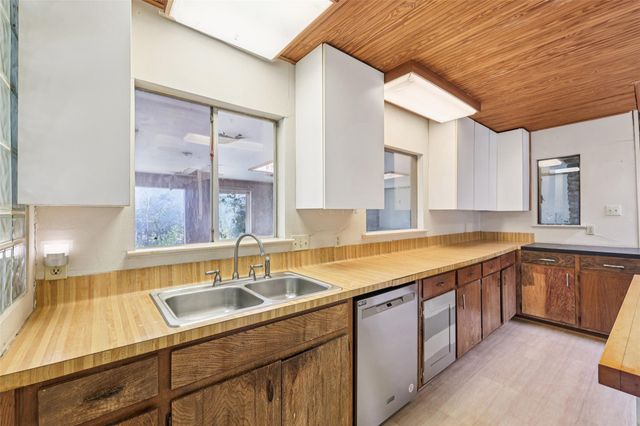 2204 Bahia CIR, Austin, TX 78741