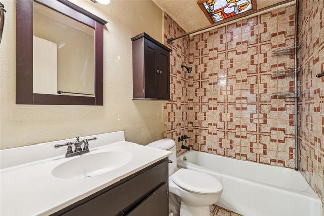 2204 Bahia CIR, Austin, TX 78741