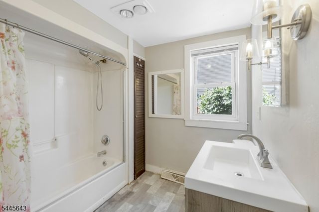 41 Elizabeth St, South Bound Brook Boro, NJ 08880