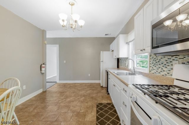 41 Elizabeth St, South Bound Brook Boro, NJ 08880