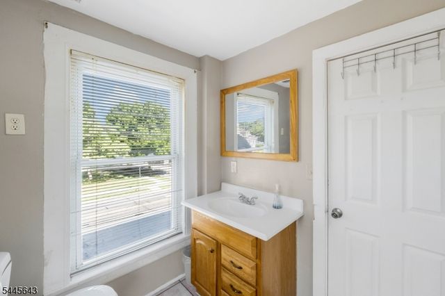 41 Elizabeth St, South Bound Brook Boro, NJ 08880