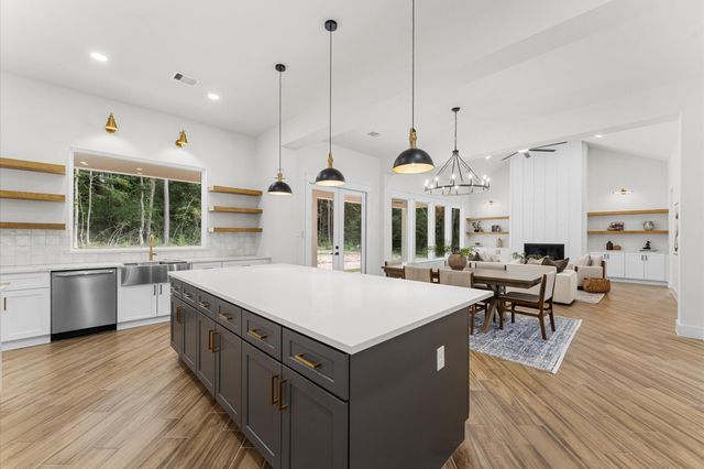 118 Ranger Road, Huntsville, TX 77340