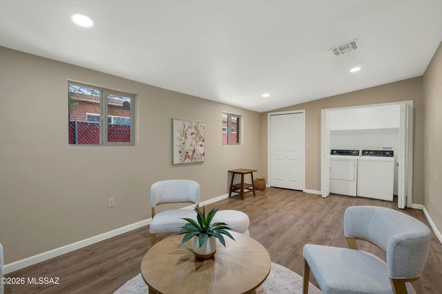 5338 E 2nd Street, Tucson, AZ 85711
