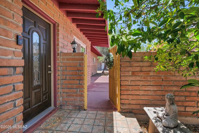 5338 E 2nd Street, Tucson, AZ 85711