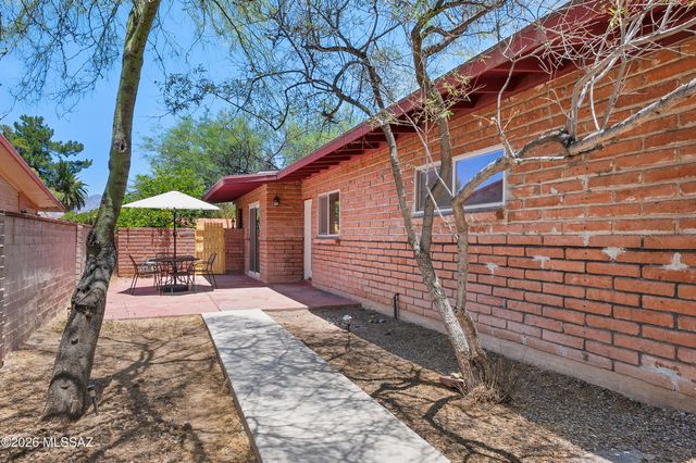 5338 E 2nd Street, Tucson, AZ 85711