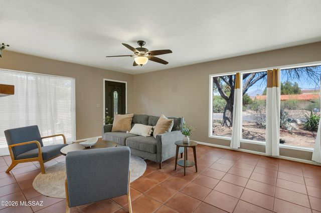 5338 E 2nd Street, Tucson, AZ 85711