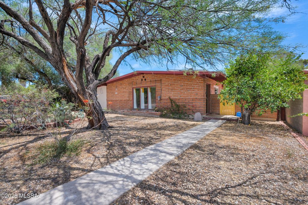 5338 E 2nd Street, Tucson, AZ 85711