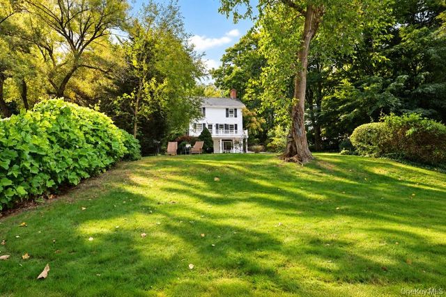 80 E Broadway, Roslyn, NY 11576