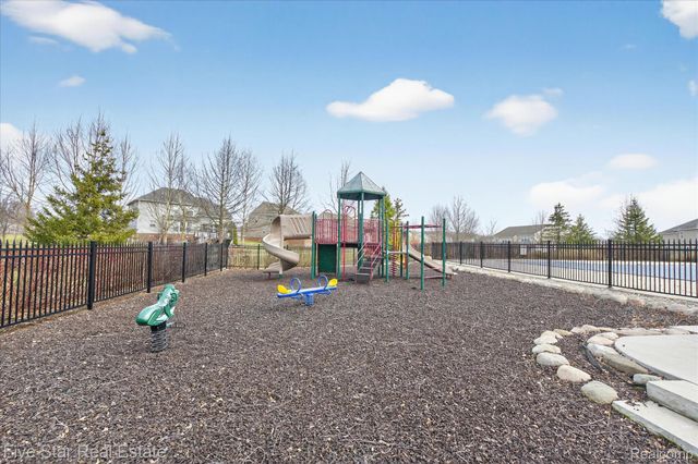 59163 Peters Barn Drive, Lyon Charter Township, MI 48178