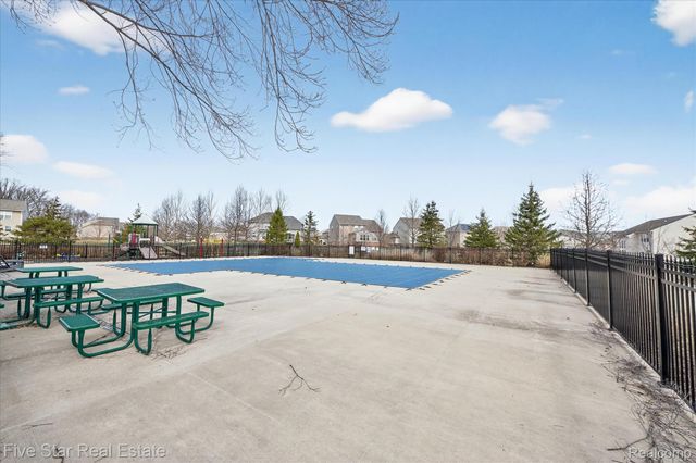 59163 Peters Barn Drive, Lyon Charter Township, MI 48178