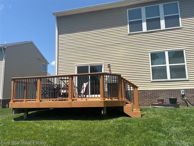 59163 Peters Barn Drive, Lyon Charter Township, MI 48178