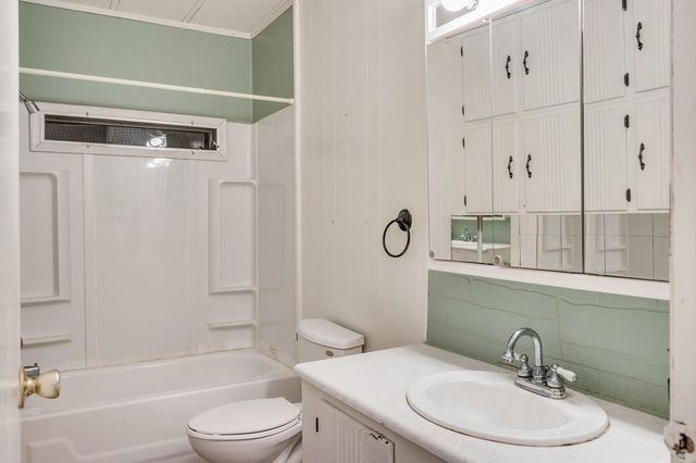 W3233 State Road 16, West Salem, WI 54669