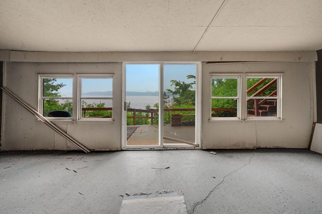 W3233 State Road 16, West Salem, WI 54669