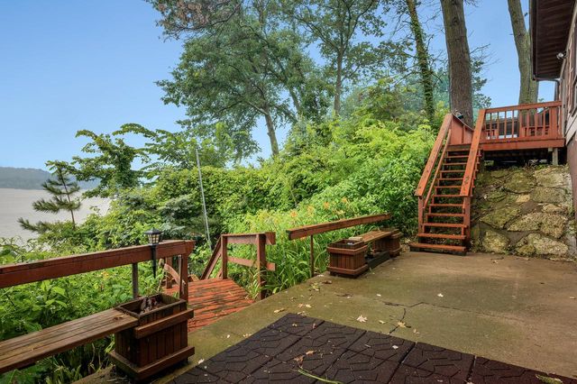 W3233 State Road 16, West Salem, WI 54669