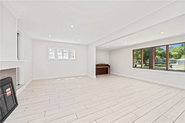 2936 Lake Avenue, Rochester, NY 14612