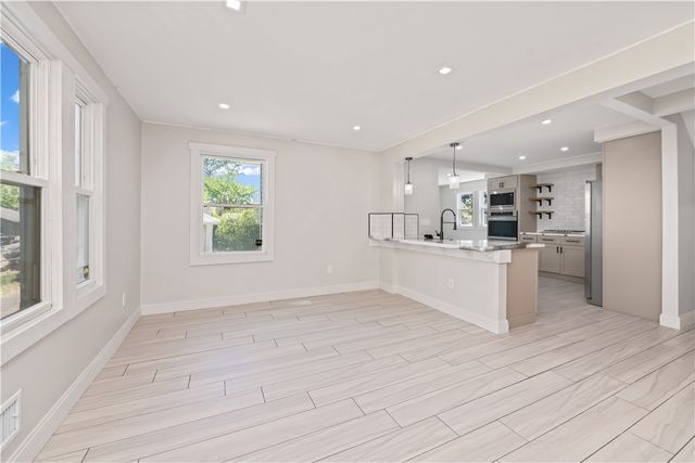 2936 Lake Avenue, Rochester, NY 14612