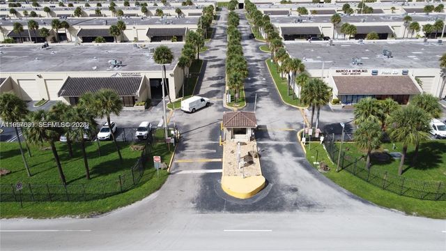 6187 NW 167th St H18, Hialeah, FL 33015