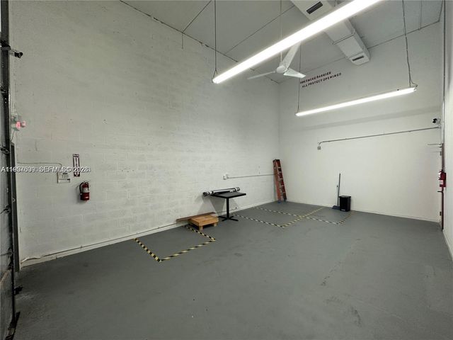 6187 NW 167th St H18, Hialeah, FL 33015