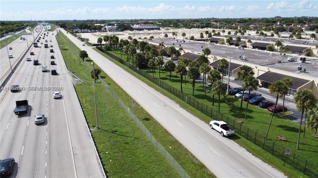 6187 NW 167th St H18, Hialeah, FL 33015