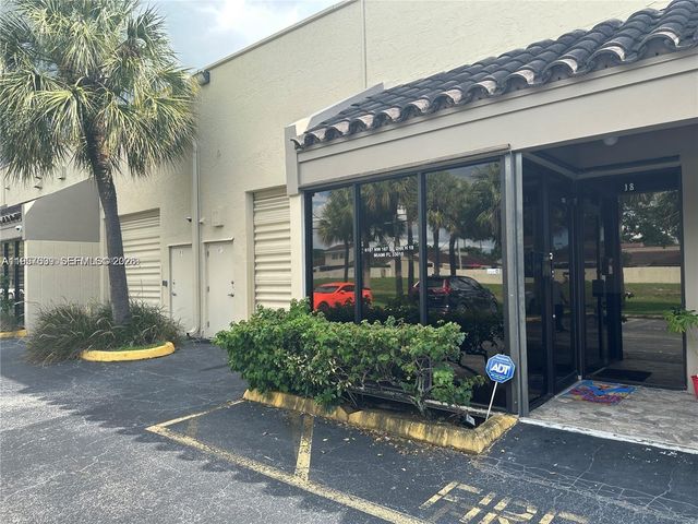 6187 NW 167th St H18, Hialeah, FL 33015