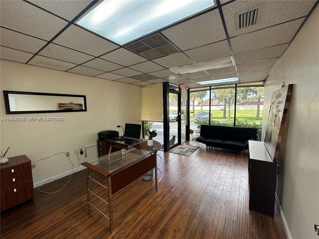 6187 NW 167th St H18, Hialeah, FL 33015