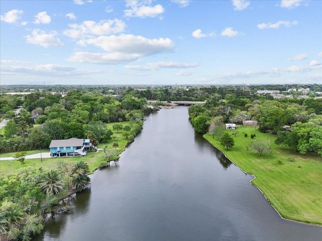 2725 49th Street, Dickinson, TX 77539