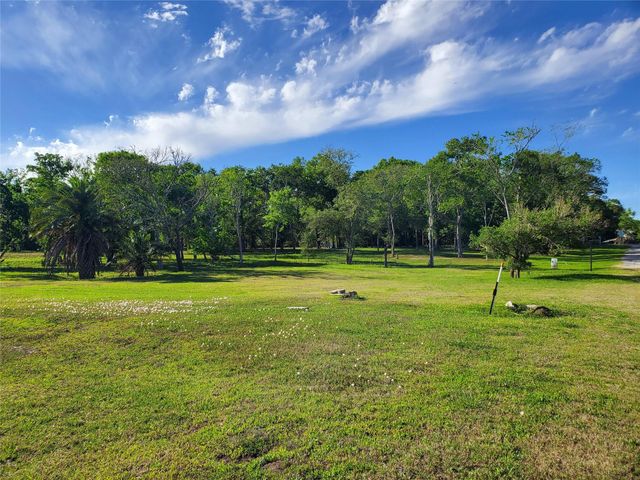 2725 49th Street, Dickinson, TX 77539