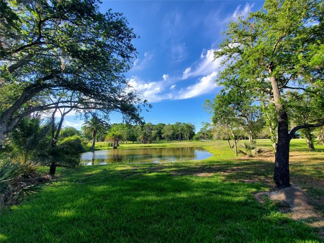 2725 49th Street, Dickinson, TX 77539