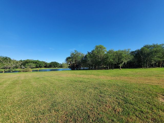 2725 49th Street, Dickinson, TX 77539