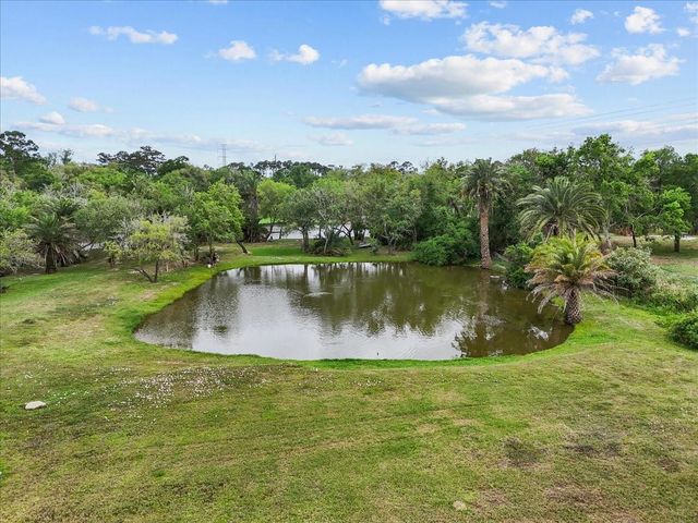 2725 49th Street, Dickinson, TX 77539