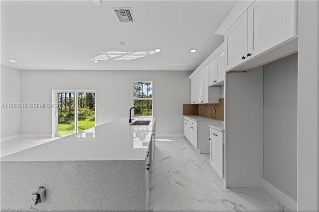 1110 GARIBALDI SST E, Lehigh Acres, FL 33974