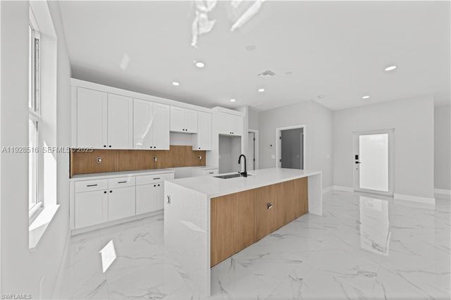 1110 GARIBALDI SST E, Lehigh Acres, FL 33974