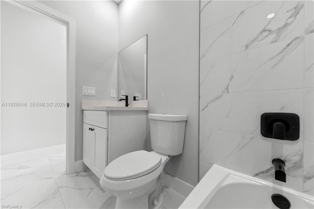 1110 GARIBALDI SST E, Lehigh Acres, FL 33974