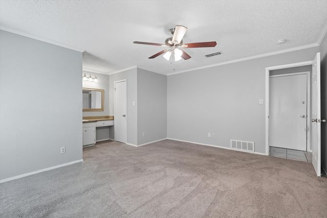 6540 Meadowlark Lane E, Watauga, TX 76148