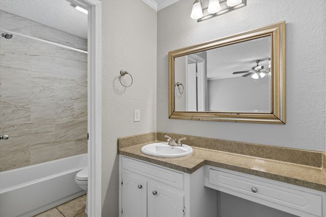 6540 Meadowlark Lane E, Watauga, TX 76148