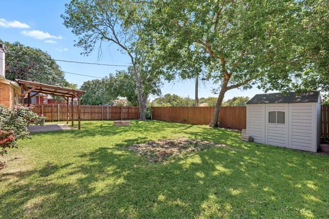 6540 Meadowlark Lane E, Watauga, TX 76148