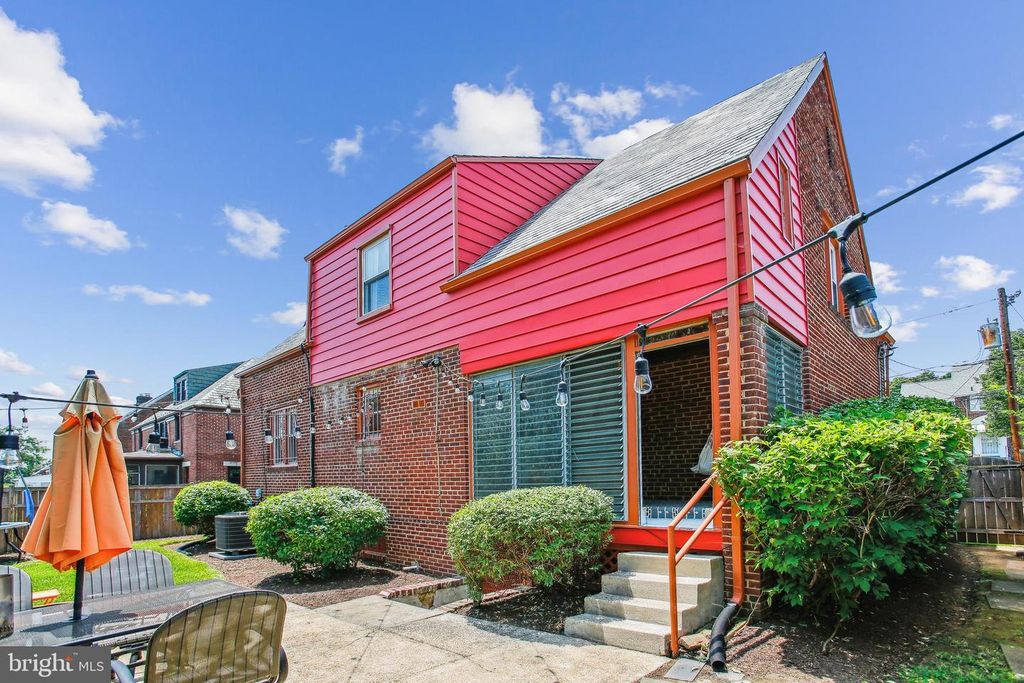 3909 17TH STREET, Washington, DC 20018