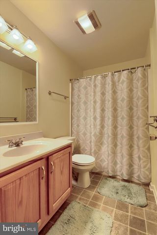 215 MEADOW LN, Harrisburg, PA 17112