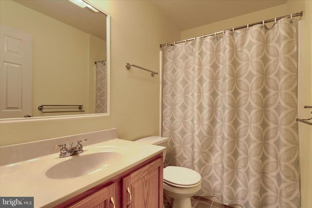215 MEADOW LN, Harrisburg, PA 17112