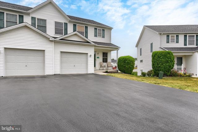 215 MEADOW LN, Harrisburg, PA 17112