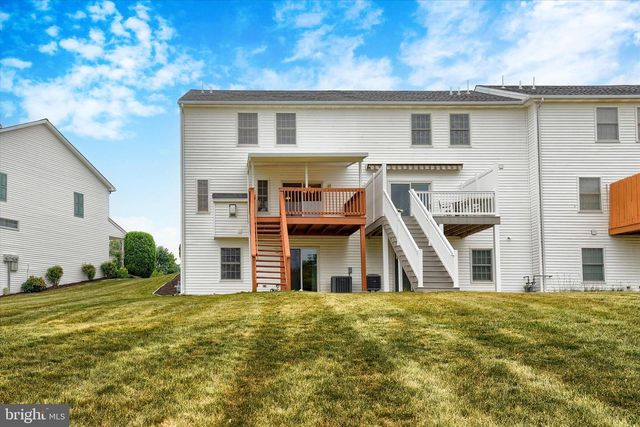 215 MEADOW LN, Harrisburg, PA 17112