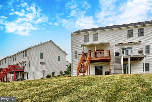 215 MEADOW LN, Harrisburg, PA 17112