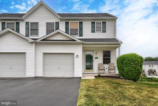 215 MEADOW LN, Harrisburg, PA 17112